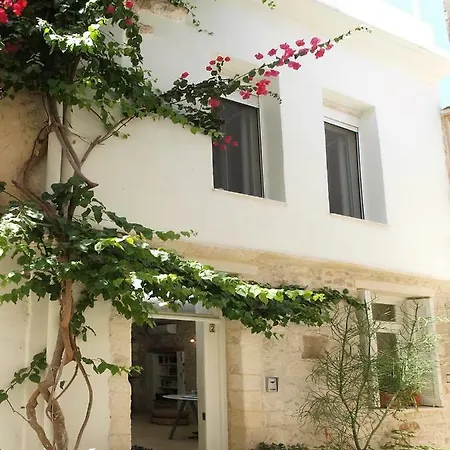 The Grotta's House העיירה רתימנו