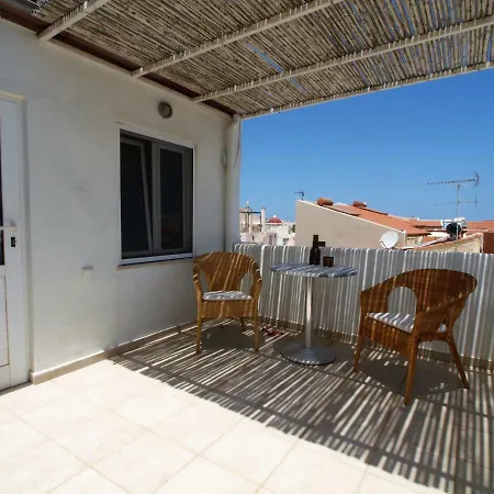 The Grotta's House העיירה רתימנו
