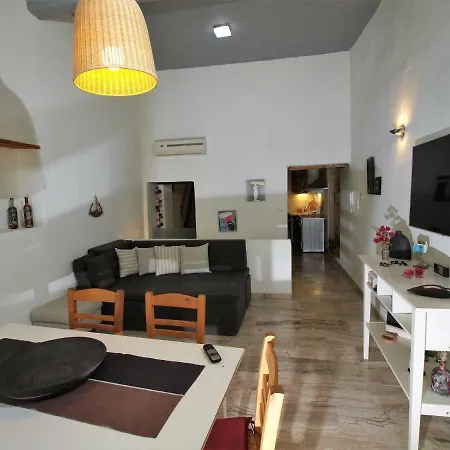 The Grotta's House דירה העיירה רתימנו